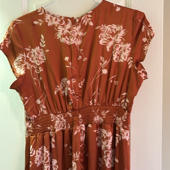 Brand New Satin Dress - Picture 4 of 4